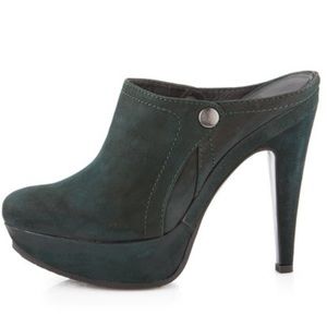 Vera Wang Lavender platform shoe